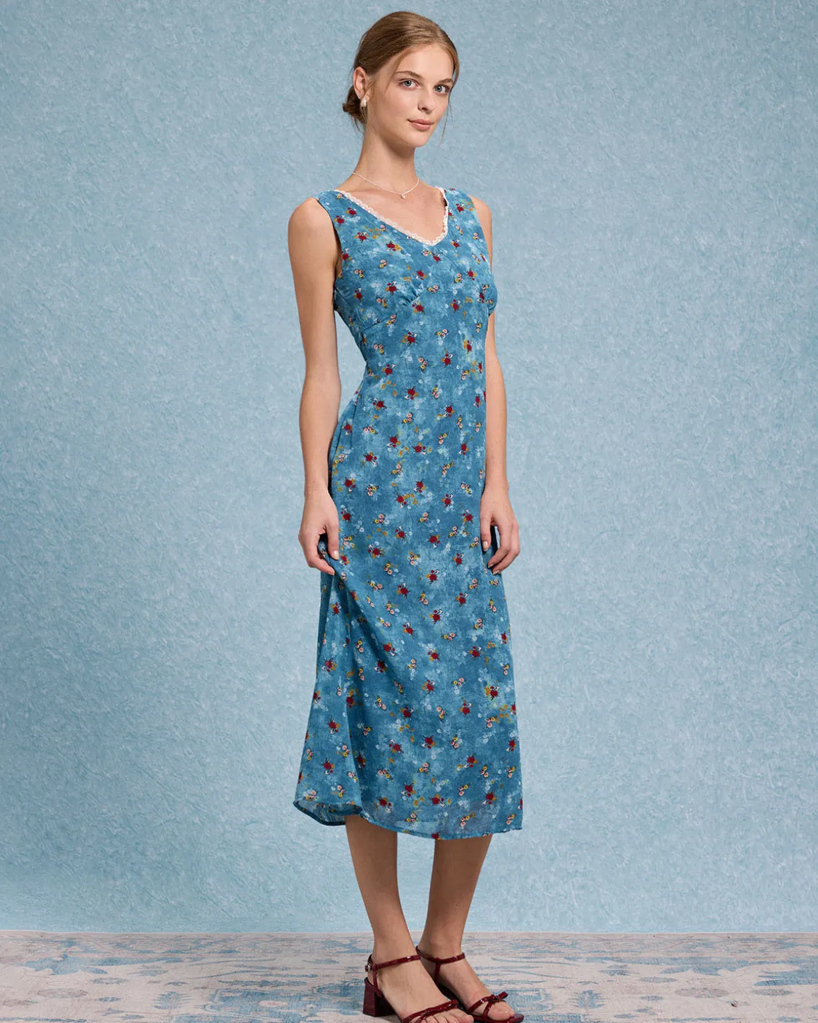 Blue Floral V Neck A-Line Sleeveless Midi Dress