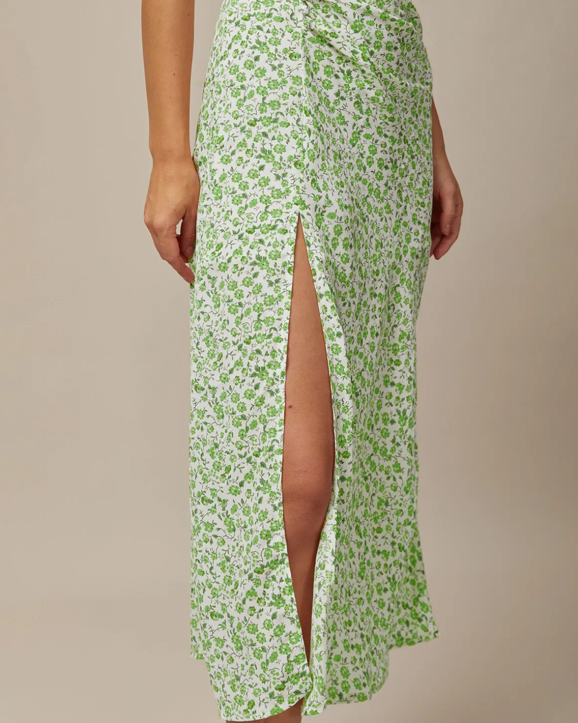 Green Round Neck Floral Midi Dress