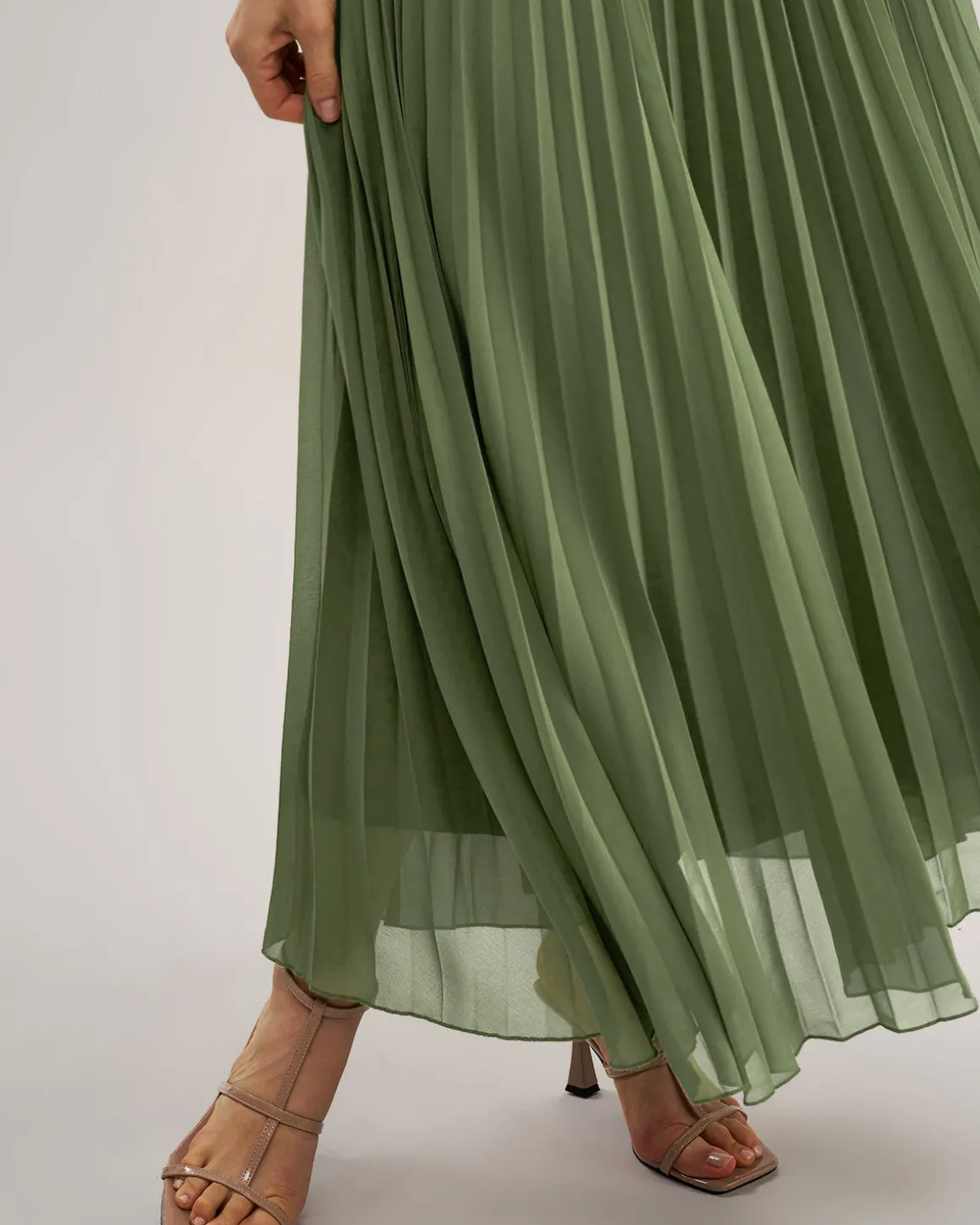 Green Sweetheart Neck Flowy Slip Maxi Dress