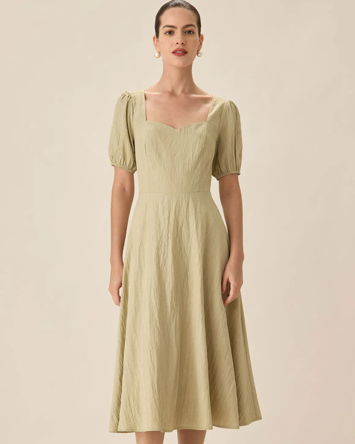 Green Sweetheart Neck Shirred Midi Dress