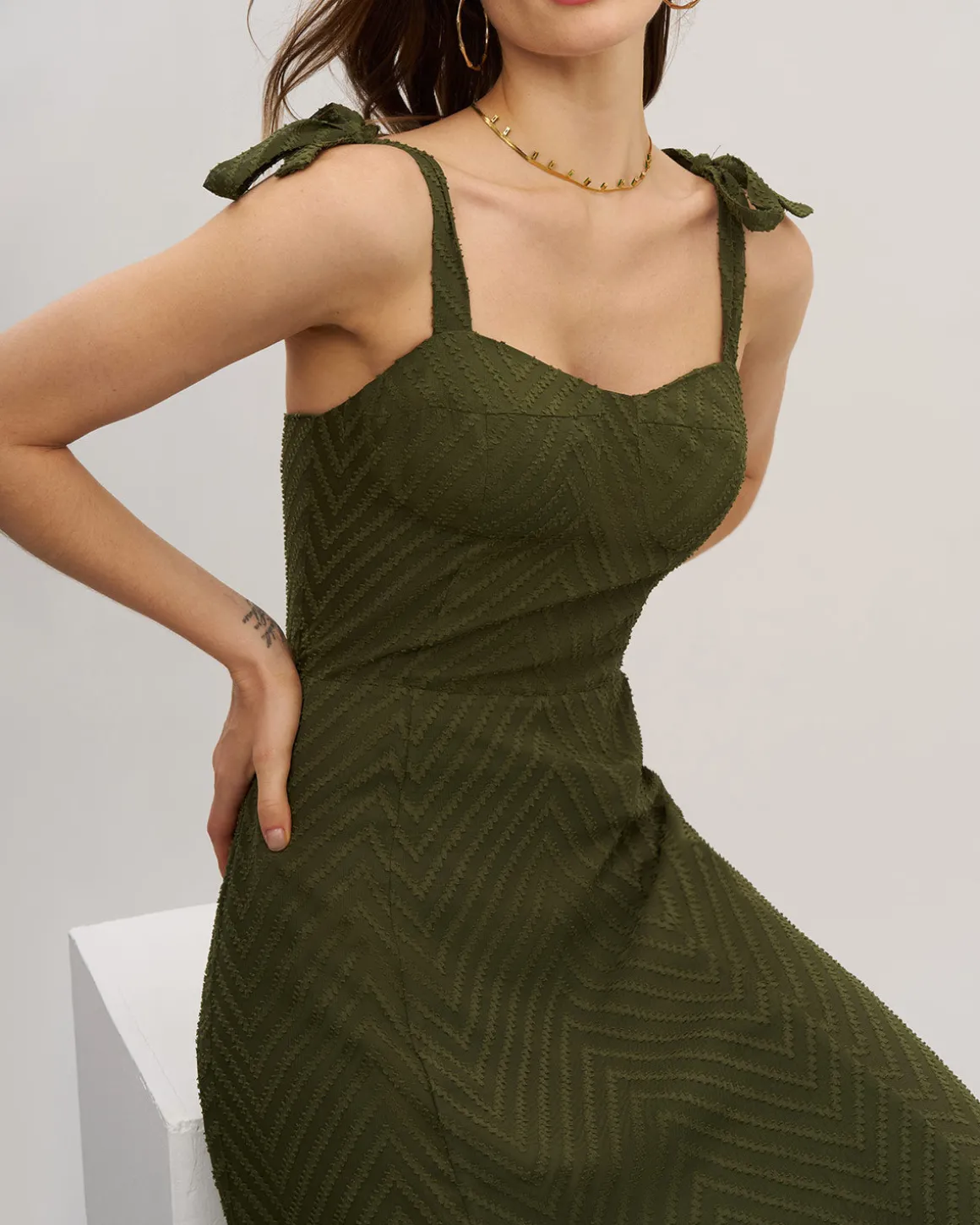 Green Sweetheart Neck Tie Strap Midi Dress