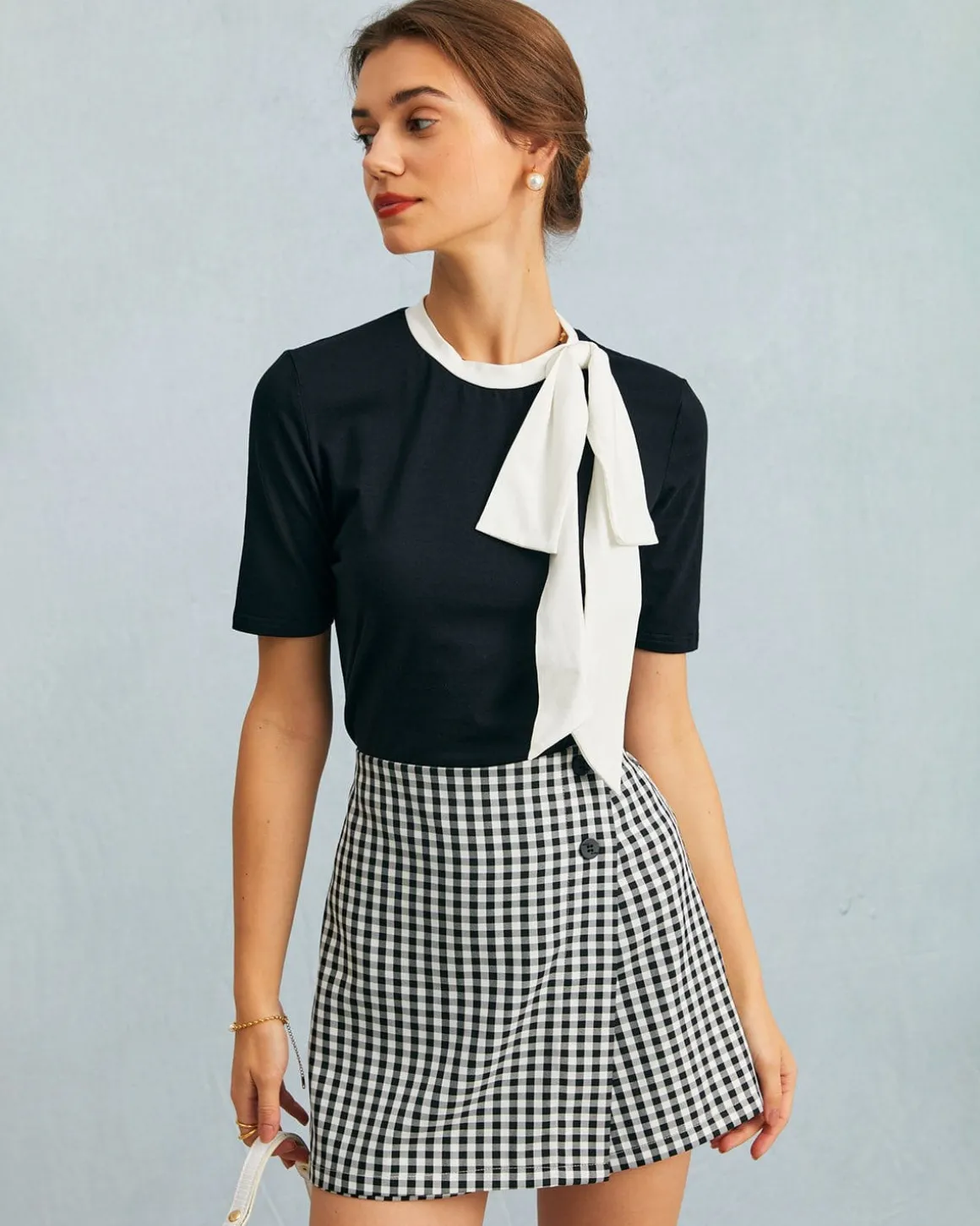 The Black Round Neck Colorblock Bowknot Top