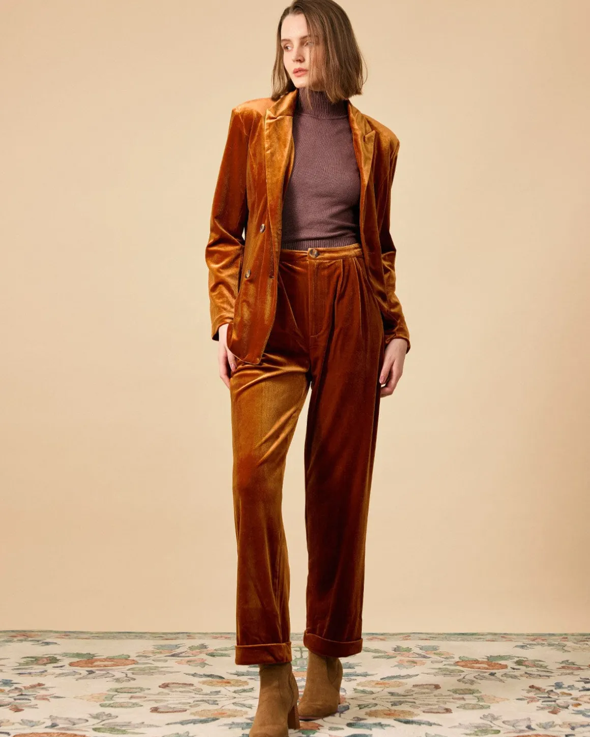 The Collared Double-breasted Velvet Blazer