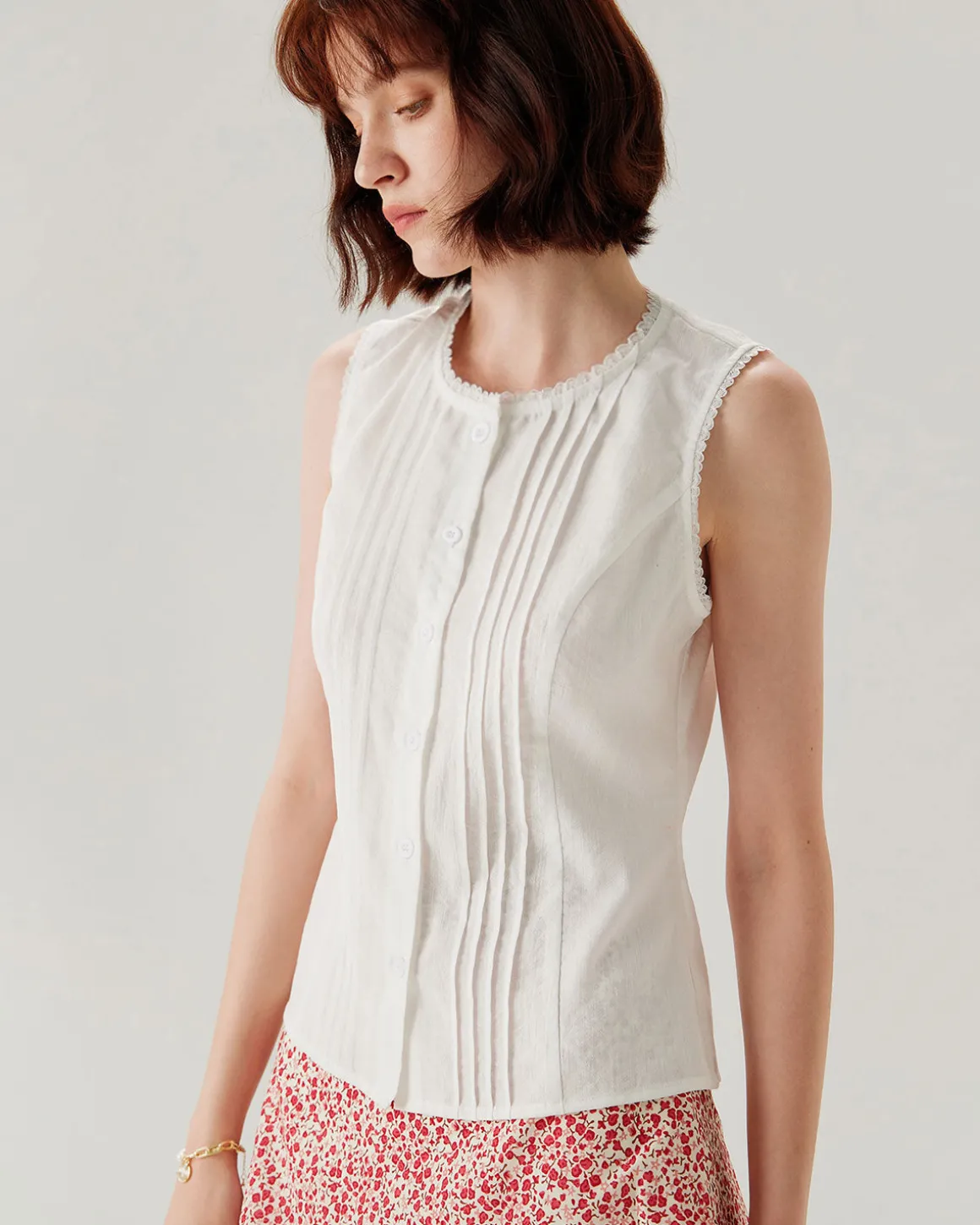 White Crew Neck Button Sleeveless Blouse