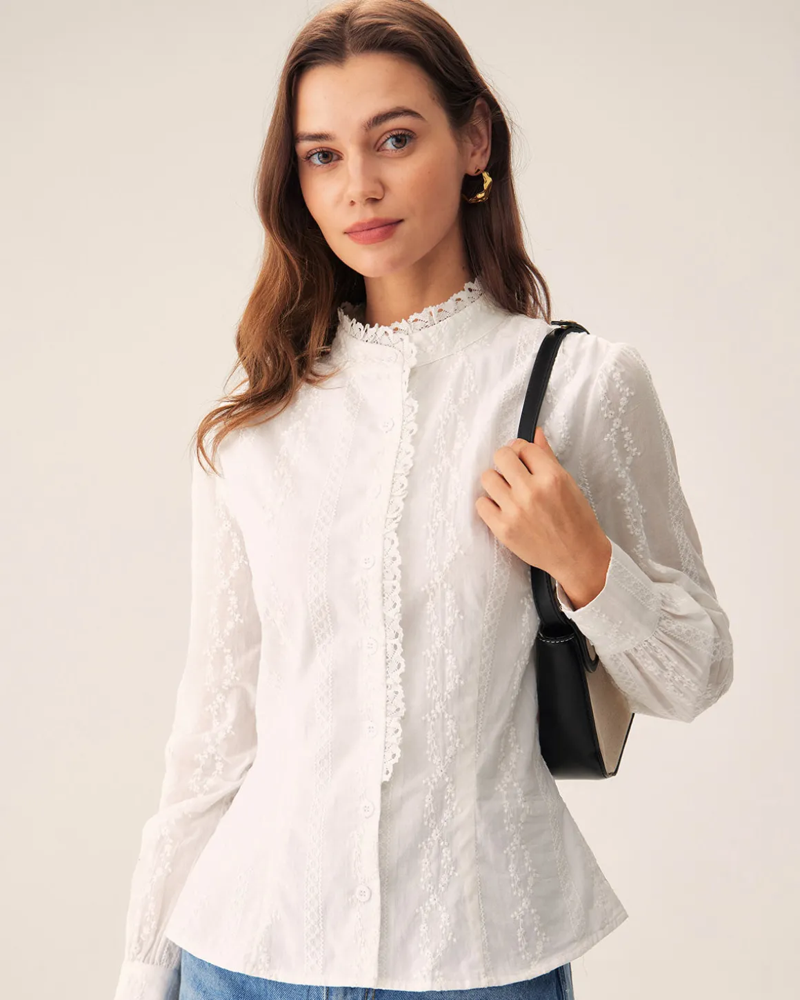 White Embroidery Round Neck Shirt