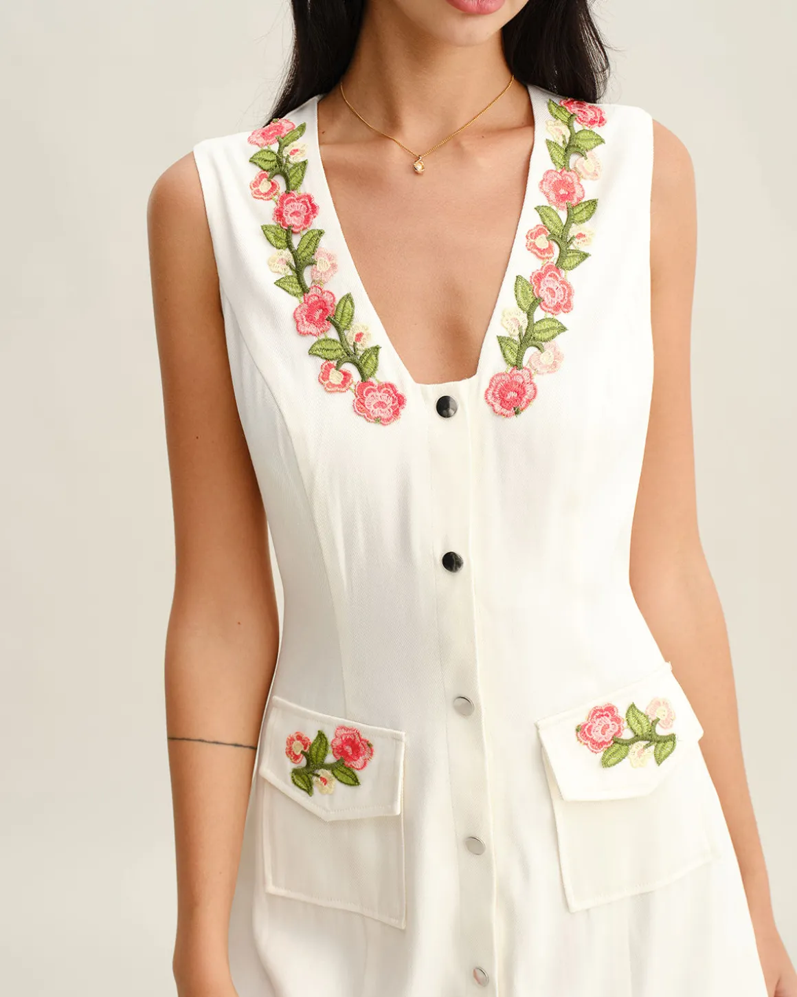 White Floral V Neck Sleeveless Mini Dress