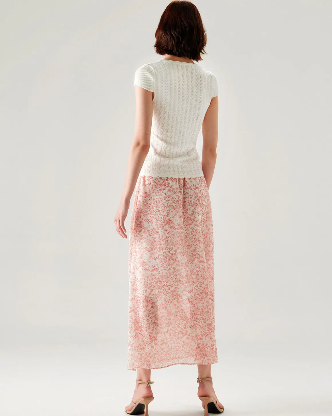 White U Neck Slim Knit Tee