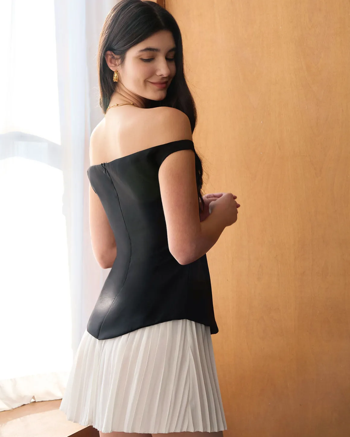 Women's Black Off-shoulder Contrasting Mini Dress