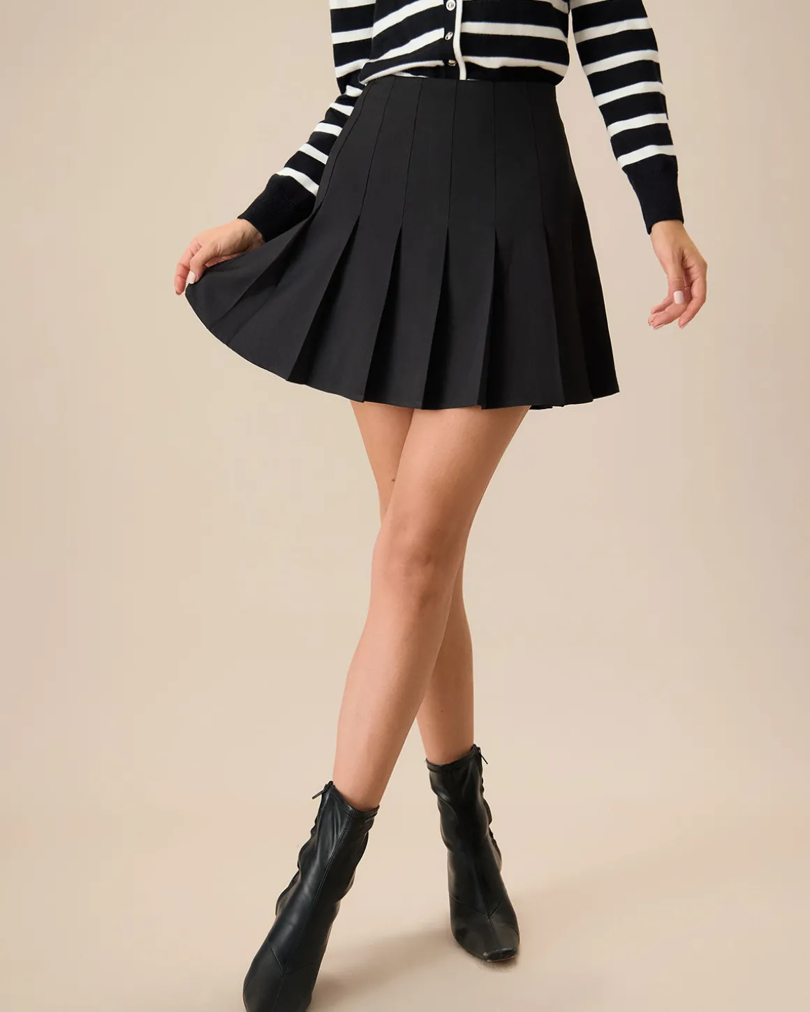 Women's Black Pleated A-Line Mini Skirt