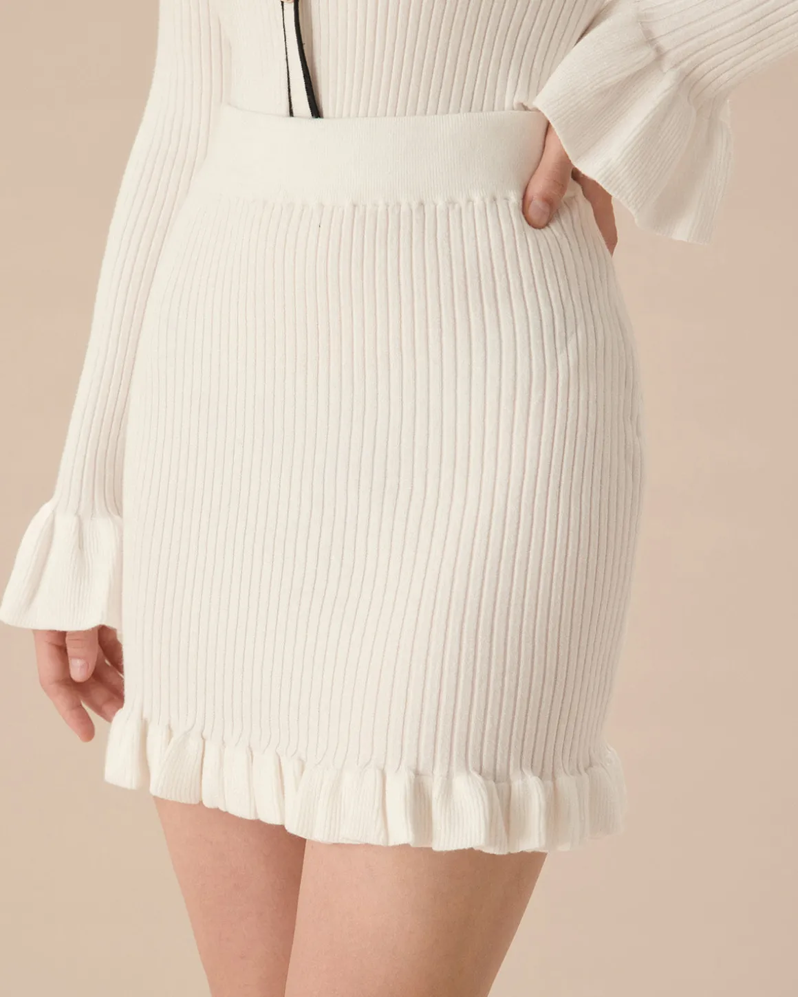 Women's White Ruffle Straight Knit Mini Skirt